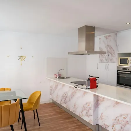 Chic Spacious 아파트 *