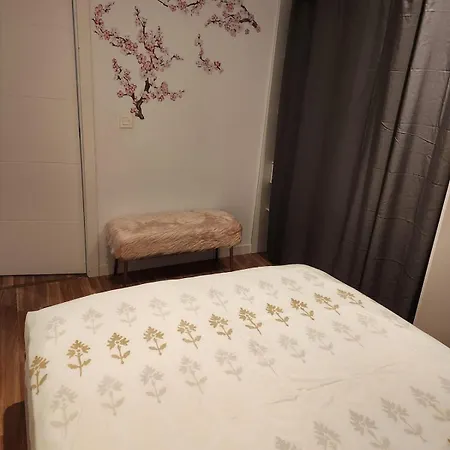 Chic Spacious *